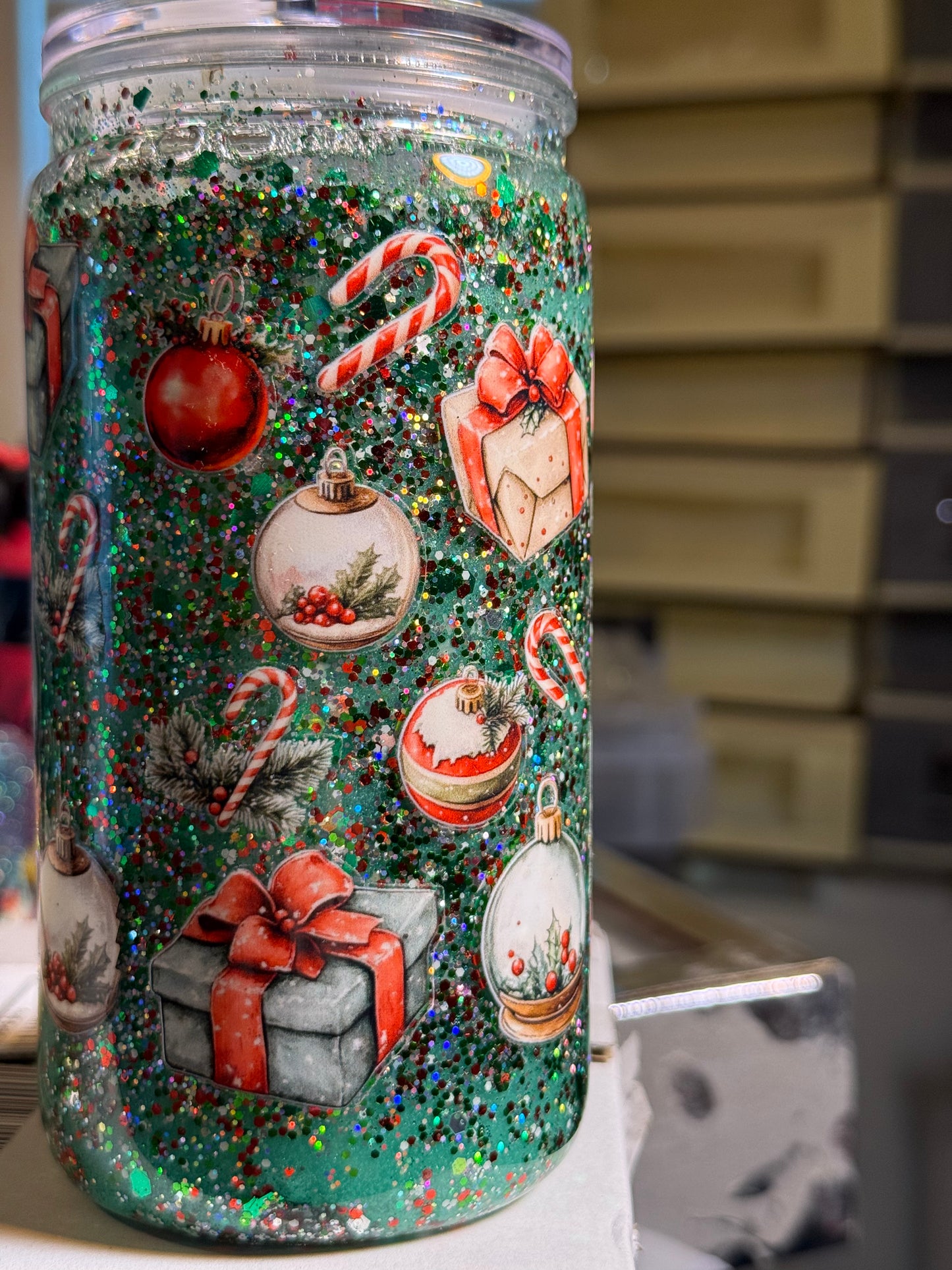 16 oz Snow Globe with Lid and Straw